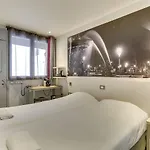 Kyriad 12 - Nation 3* Paris