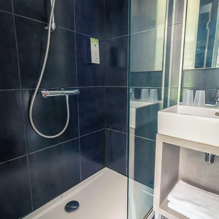 키리아드 12 - 네이션 호텔 파리