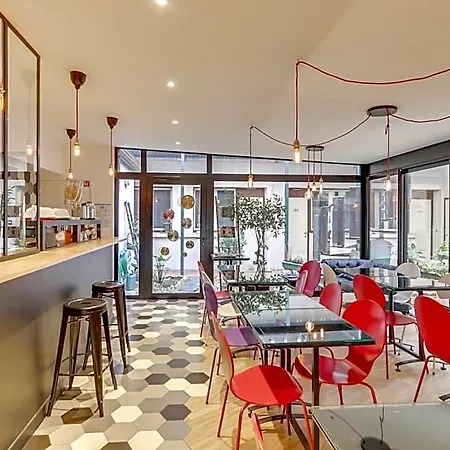 Kyriad 12 - Nation Hotel 3*