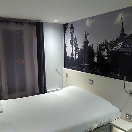 Kyriad 12 - Nation Hotel