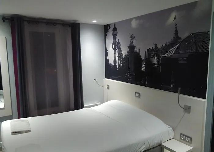 Kyriad 12 - Nation Hotel
