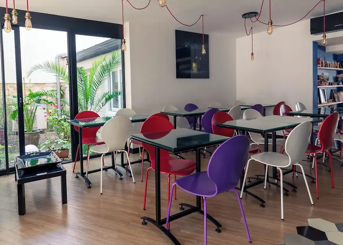 Kyriad 12 - Nation Hotel